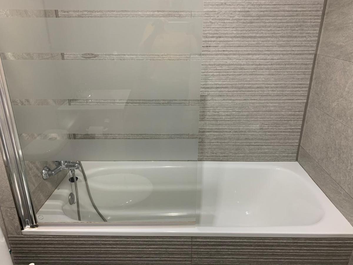 Appartamento Lujoso Duplex En La Playa Con Vistas Al Mar Torremolinos Esterno foto